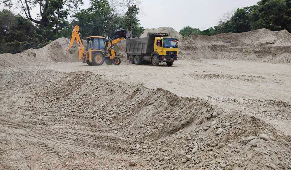 अवैध उत्खनन रोक्न अनुगमन